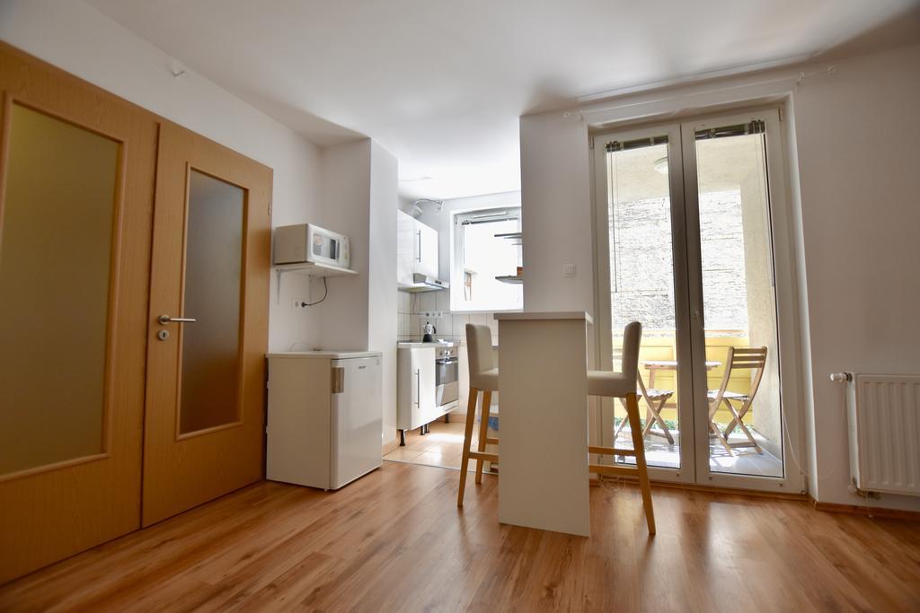 Central Studio Boulevard Βουδαπέστη Εξωτερικό φωτογραφία