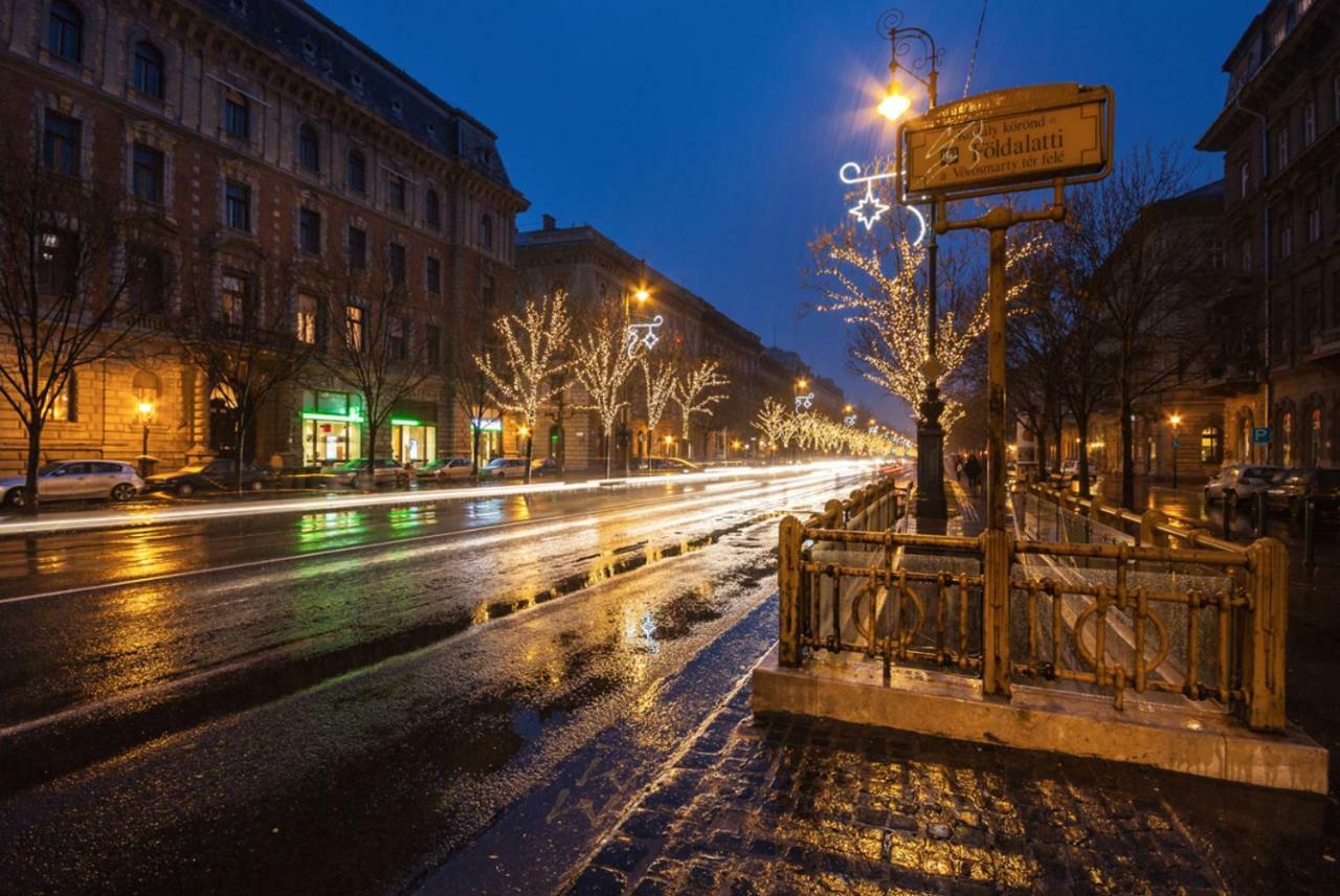Central Studio Boulevard Βουδαπέστη Εξωτερικό φωτογραφία