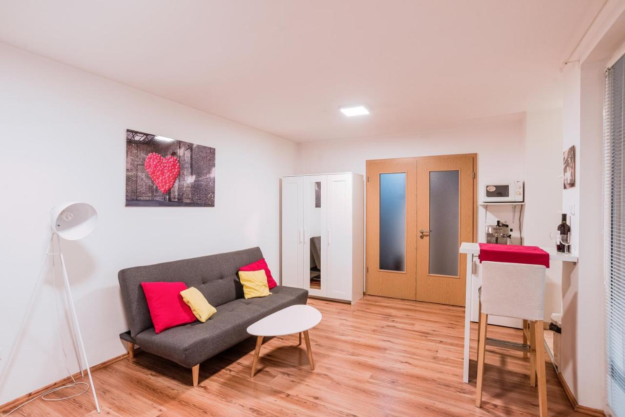 Central Studio Boulevard Βουδαπέστη Εξωτερικό φωτογραφία